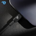 Beats USB-C to Lightning Woven Cable (1.5 m / 5 ft.) – Bolt Black - Image 3