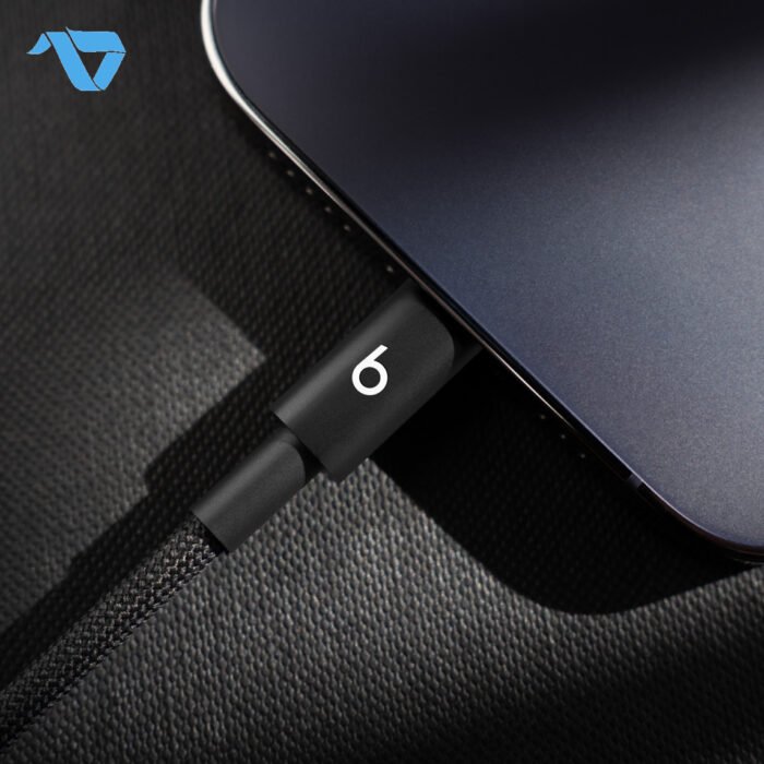 Beats USB-C to Lightning Woven Cable (1.5 m / 5 ft.) – Bolt Black - Image 3